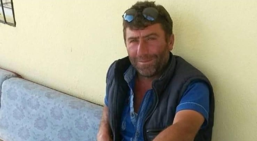 Yol kenarındaki TIR'a çarpan kamyonun şoförü hayatını kaybetti