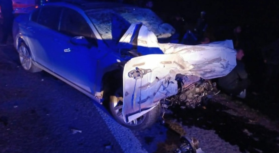 2 otomobil çarpıştı: 4 kişi yaşamını yitirdi