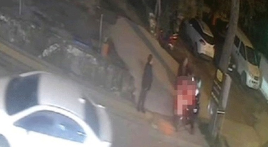 İlginç olay! 'Sinir oluyorum' dedi, motokuryeye saldırdı