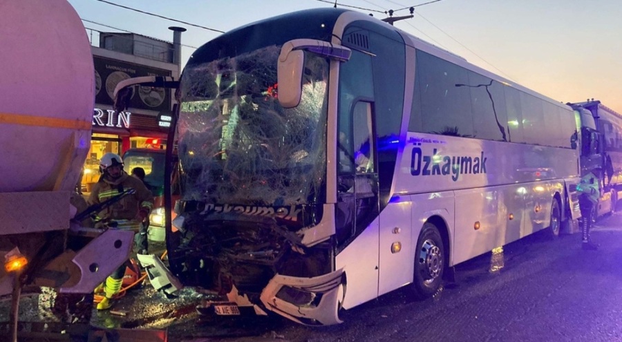 4 araç birbirine girdi: Ölü ve yaralılar var!