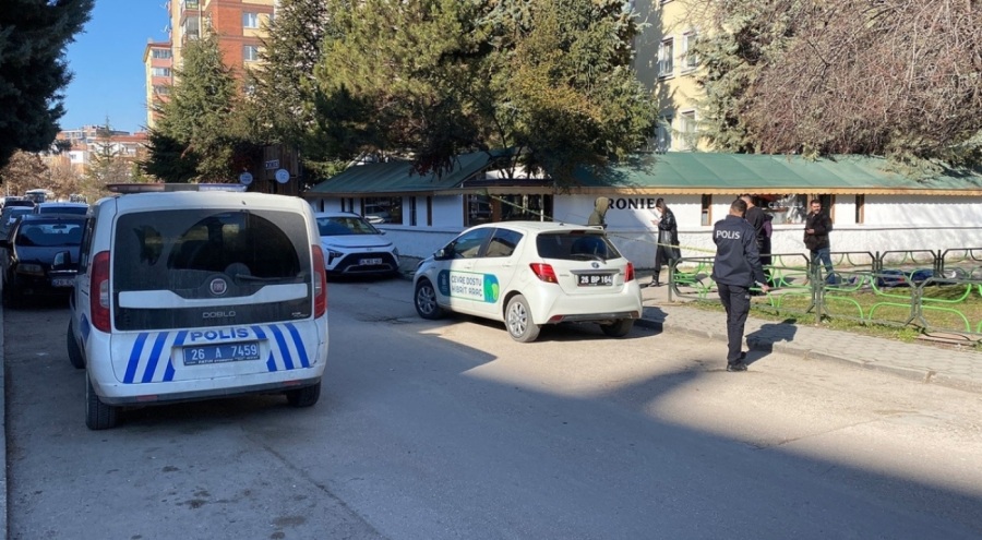 Sokak ortasında ceset bulundu