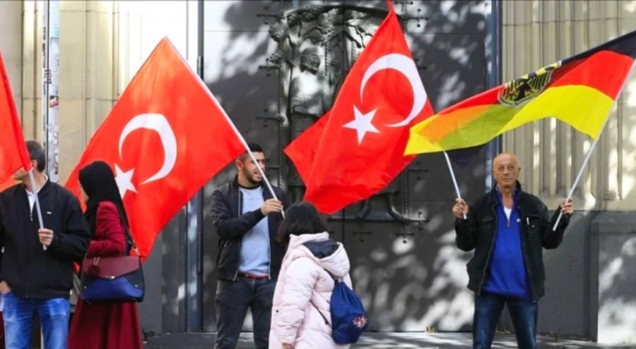 Almanya'da 10 Türk kökenli vekil eyalet meclisine girdi