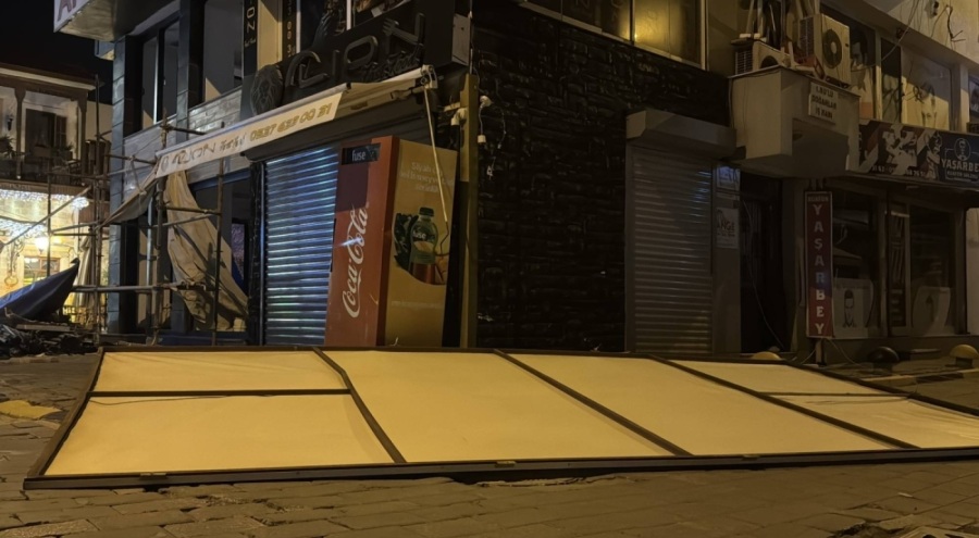 Hatay'da şiddetli fırtına etkili oldu