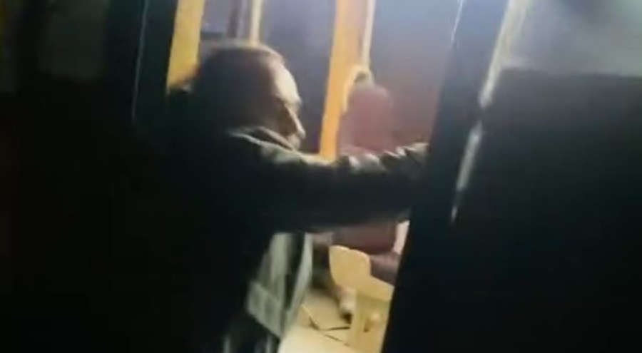 Minibüse ateş açıldı, şoför yaralandı