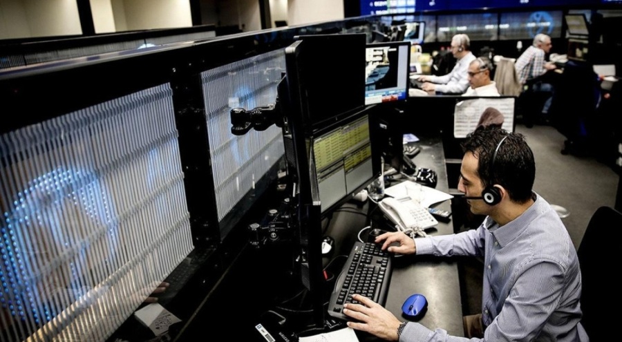 Borsa İstanbul günün ilk yarısında 10.000 puanı geçti