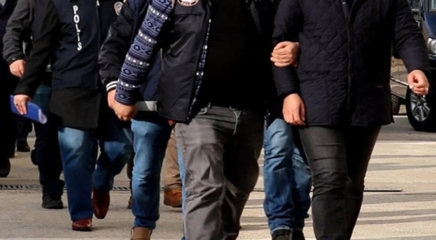 8 göçmen kaçakçılığı şüphelisine tutuklama