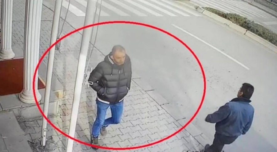 Durakta bekleyen kız çocuğunu bıçakla yaralayarak gasp eden zanlı tutuklandı