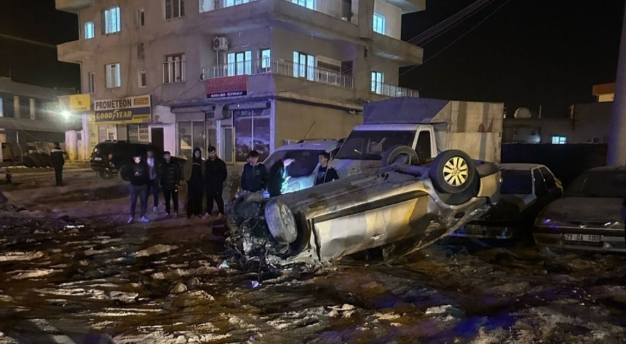 Halı saha maçı dönüşünde kaza: 3 genç yaralandı