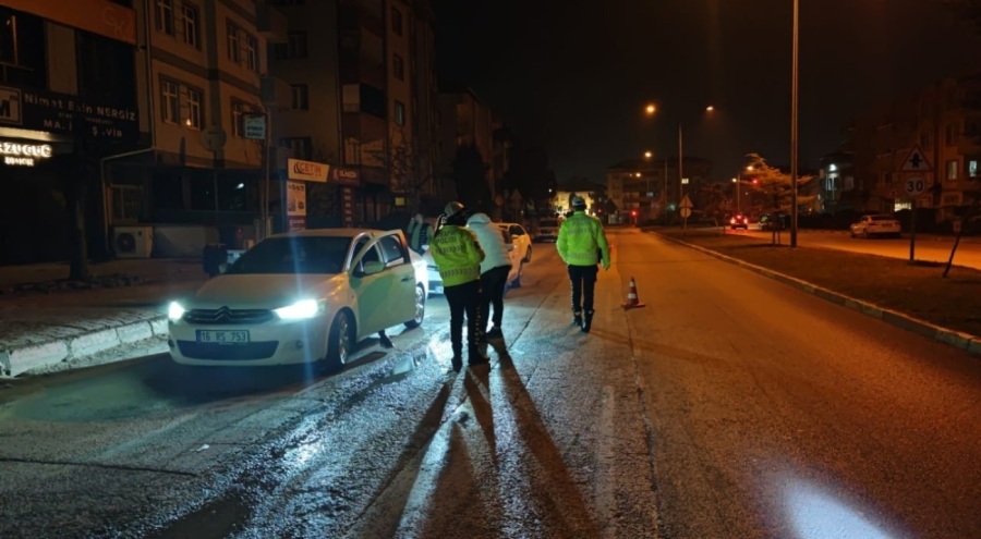 Bursa İnegöl'de polis ekiplerinden trafik uygulaması