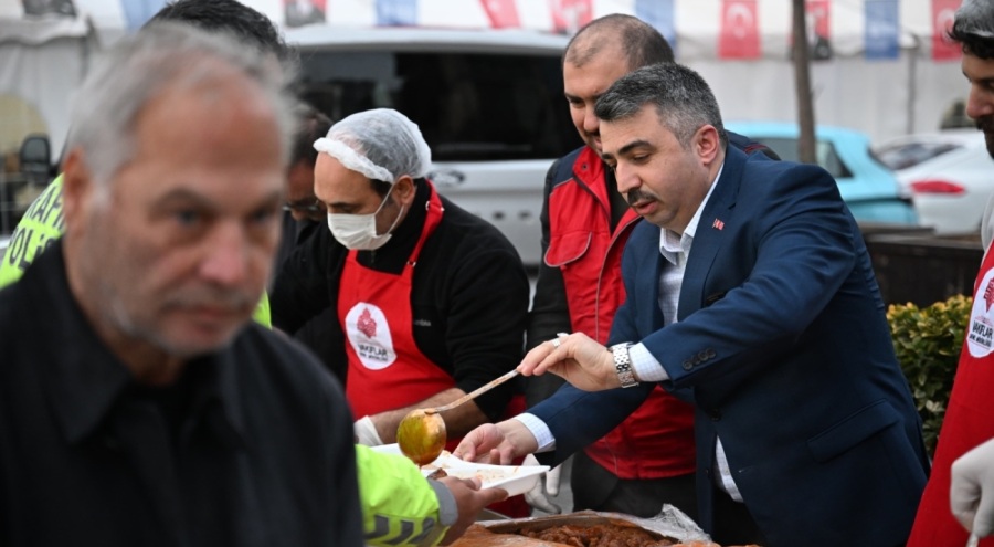 Yıldırım Belediye Başkanı Yılmaz iftar sofrasında vatandaşlara buluştu