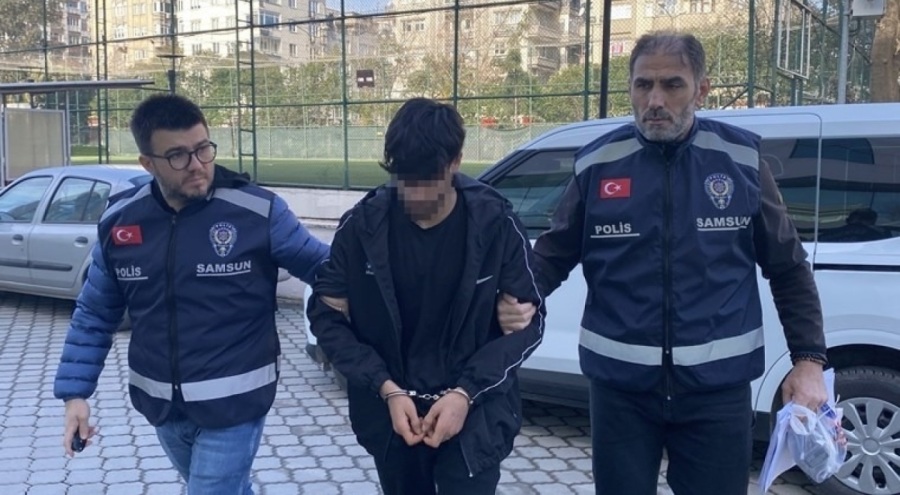 Nişanlısını parkta darbetti!