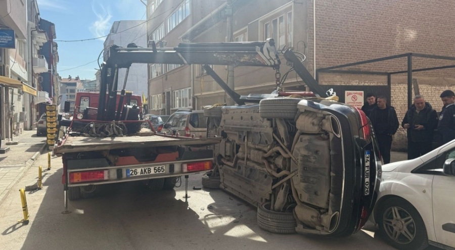 Lük araç kaldırılmak isterken çekiciden düştü