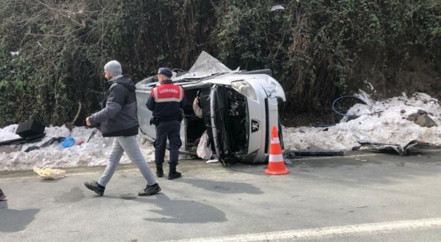 İşçi servisi ile hafif ticari araç çarpıştı! Yaralılar var