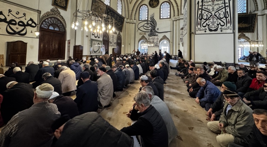 Bursa'da Ramazan'ın ilk cuma namazı kılındı
