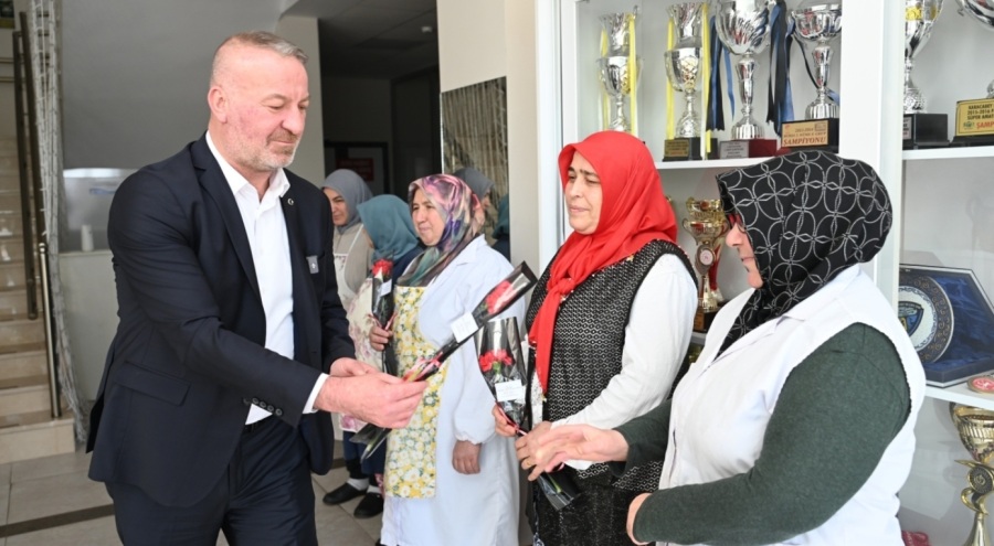 Karacabey Belediye Başkanı Karabatı: "Kadınlarımızın gücüyle daha güzel bir gelecek inşa edeceğiz"
