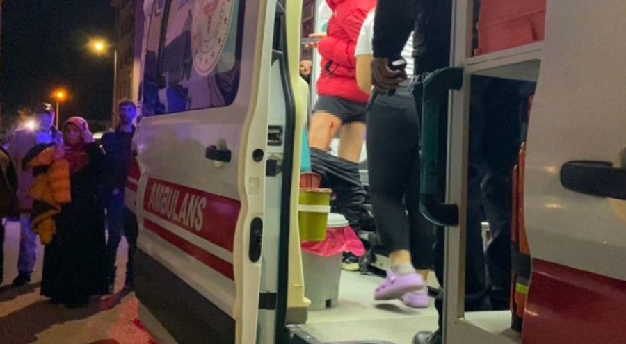 Tartıştığı erkek arkadaşını bıçakla yaraladı