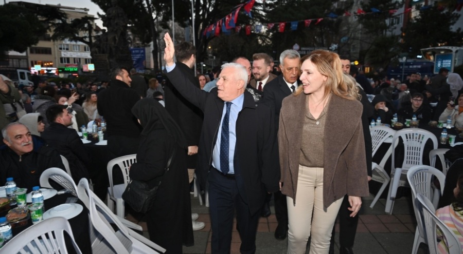 Başkan Bozbey, iftarı Orhangazililerle yaptı: Çok daha fazla hizmeti halkımızla buluşturacağız