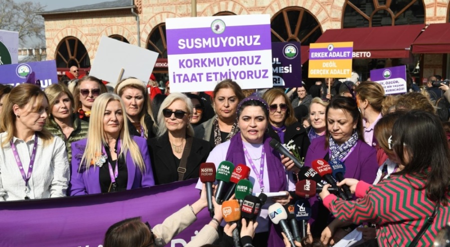 Osmangazili kadınlardan 8 Mart Dünya Kadınlar Günü yürüyüşü