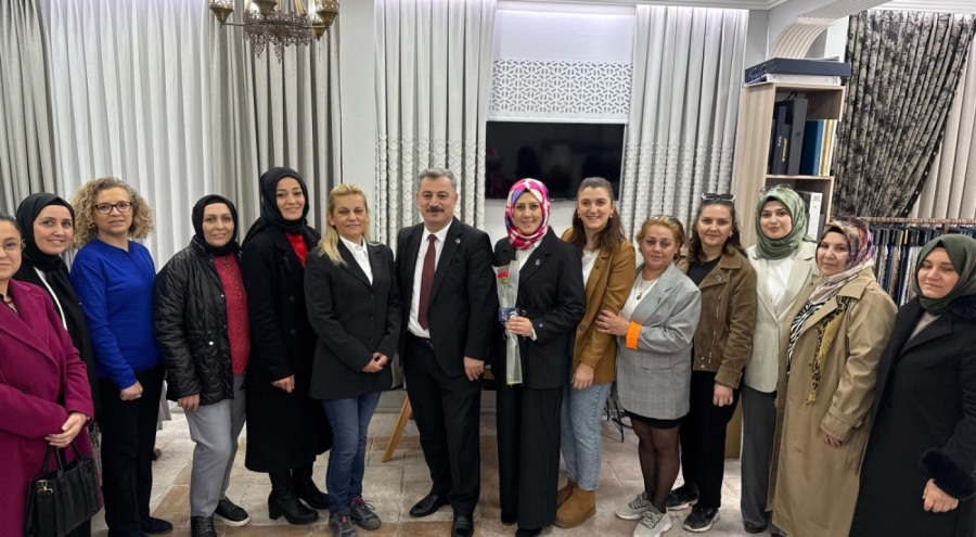 Anahtar Parti'den 8 Mart Dünya Kadınlar Günü mesajı: Kadınlar güçlenirse, türkiye güçlenir!