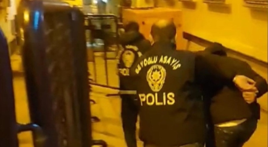 Çifte kapkaç: Yedi kişinin cep telefonunu alıp kaçtı