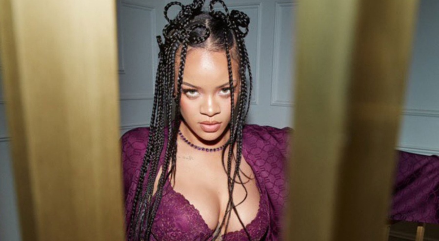 Rihanna doğum fotoğraflarını paylaştı
