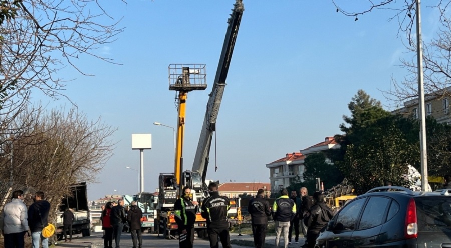 4 işçi vinç sepetinden düştü! İkisi ağır, 4 yaralı