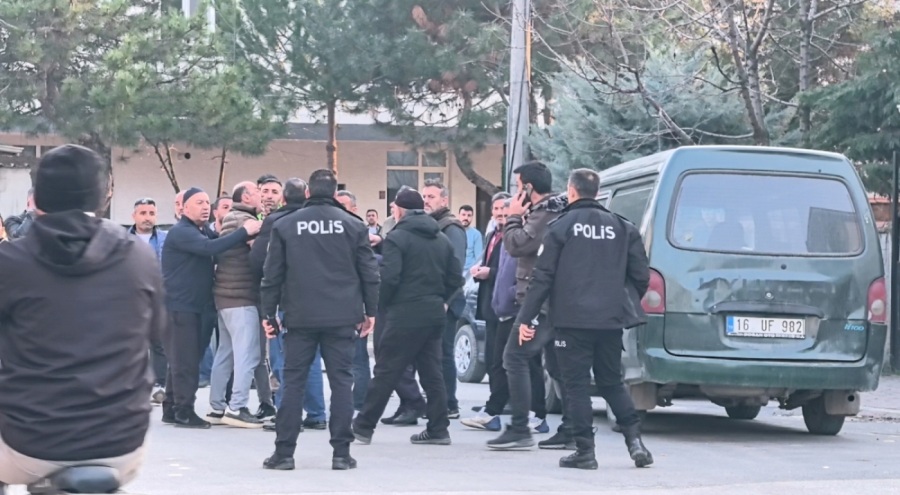 Bursa'da bıçaklı, çekiçli, tüfekli alacak-verecek kavgası: Yaralılar var