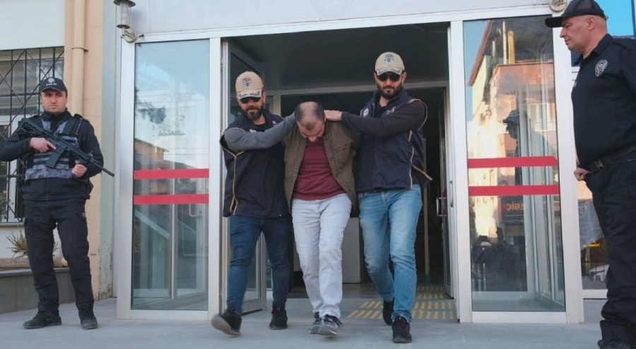 Cumhurbaşkanı ve ailesine hakaretten tutuklandı