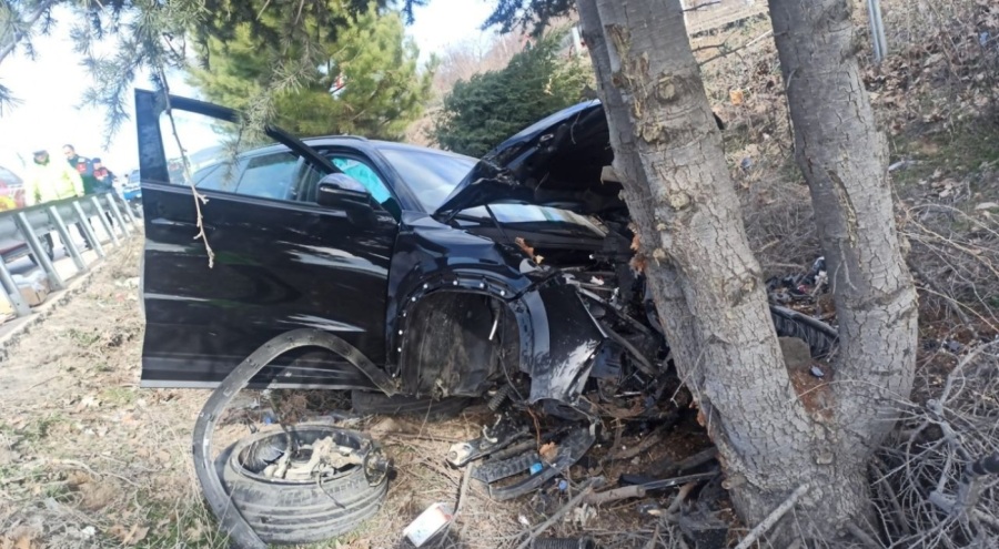 Belediye Başkanı, eşi ve kızıyla birlikte trafik kazasında yaralandı