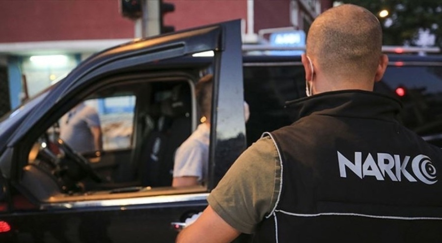 'Uyuşturucu' baskını: 40 zanlı tutuklandı