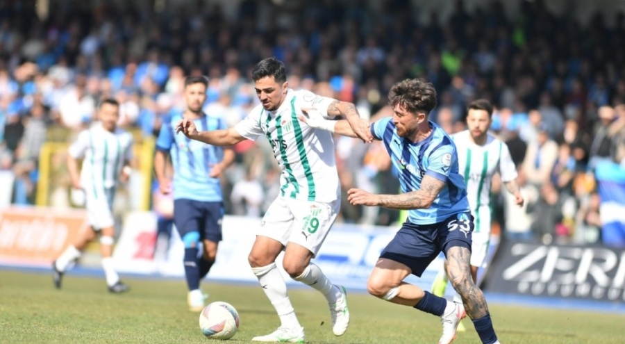 Bursaspor'da Mücahit Can Akçay cezalı duruma düştü