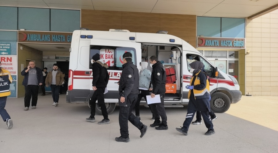 Bursa'da akılalmaz olay! Başkasına ait kimlikle tedavi olmaya geldikleri hastanede yakalandılar