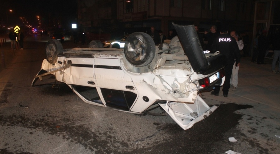 Samsun'da kaza! Otomobil devrildi, sürücü yaralandı