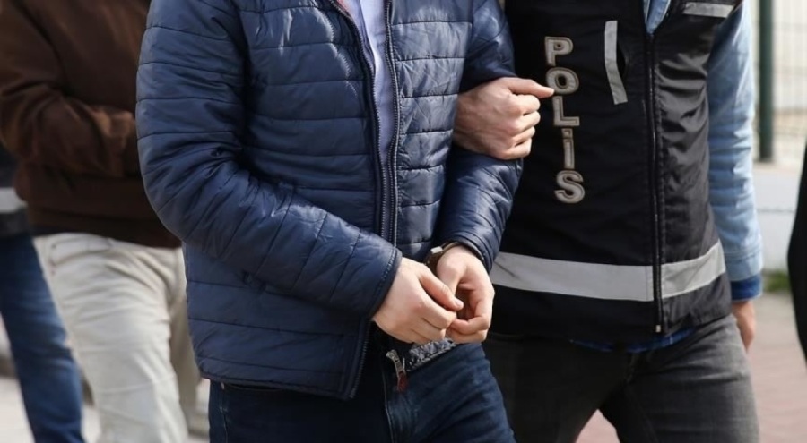 "İhale" vaadiyle dolandırıcılık yaptığı öne sürülen 5 kişi tutuklandı