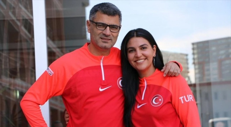 Bakan Bak, Yusuf Dikeç ile Şevval İlayda Tarhan'ı tebrik etti