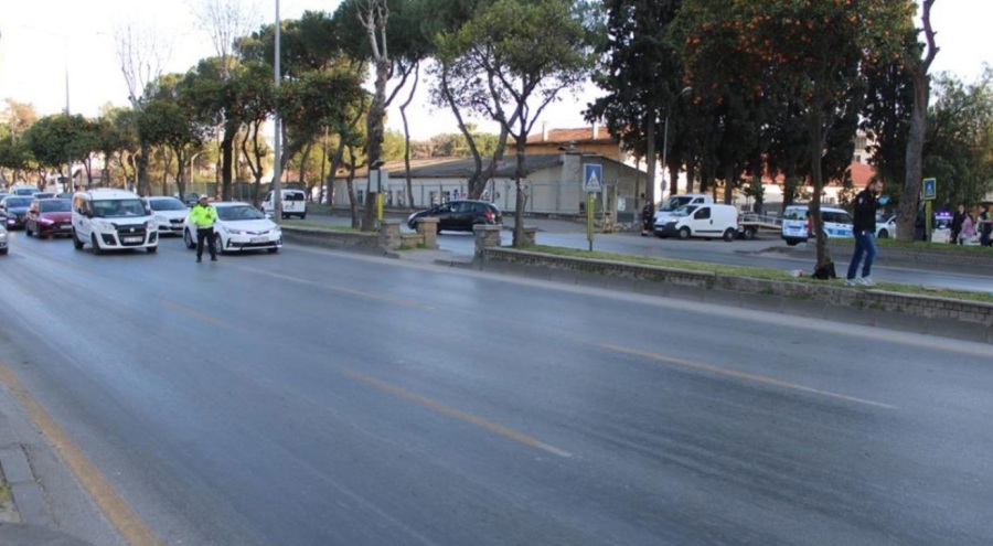 Aydın'da yolun karşısına geçmek isteyen kadın yaşamını yitirdi