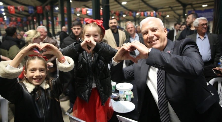 Başkan Bozbey 4000 kişi ile iftarda buluştu! "İnegöl susuzluk çekmesin diye var gücümüzle çalışıy...