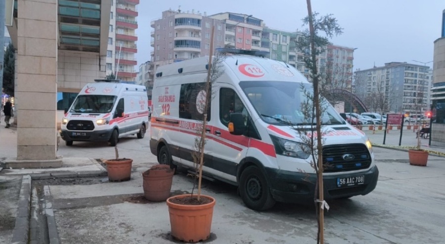 Yolcu minibüsü ile kamyonetin çarpıştığı kazada 7 kişi yaralandı