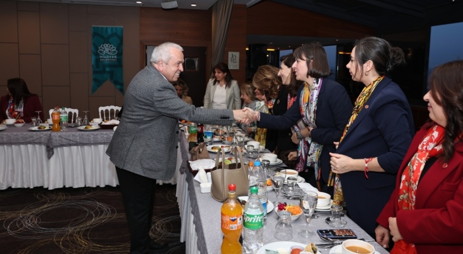 Şadi Başkan'dan kadınlar gününe özel iftar