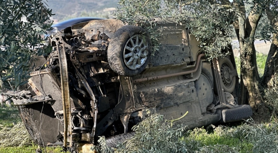 Bursa'da zeytinliğe uçan otomobilin sürücüsü yaralanmadı