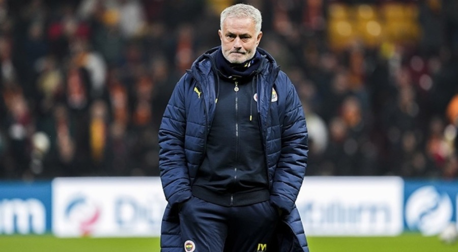 Fenerbahçe teknik direktörü Jose Mourinho: Kalede ha ben, ha Livakovic; hiç fark etmezdi