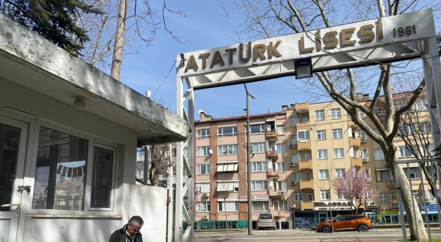 Bursa'da Bursa Atatürk Anadolu Lisesi yıkılıyor!