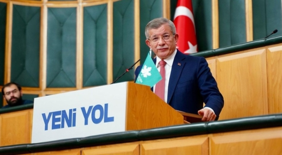 Davutoğlu: Diploma savaşlarının yapılıyor olması büyük rezalettir