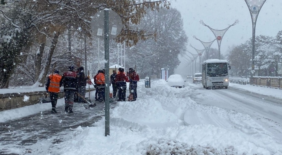 Erzincan'da 524 köy yolu kardan kapalı