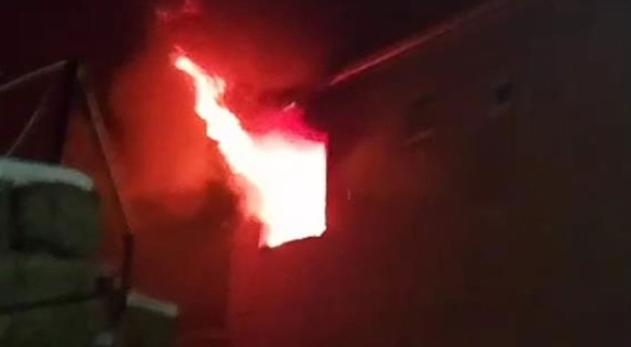 Elektrikli battaniyeden çıkan yangın paniğe sebep oldu