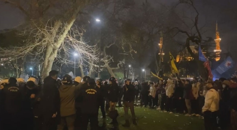 Saraçhane'de gösteri yapan grup ile polis arasında arbede yaşandı