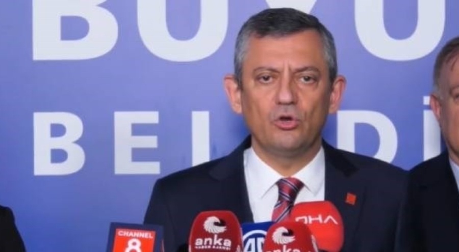 Özgür Özel ile Arzu Çerkezoğlu'ndan ortak açıklama: 'Her yeri tutsalar da evinizin önüne çıkın'