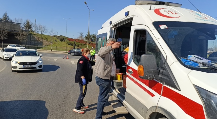 Bursa'da kontrolden çıkan kamyon devrildi, sürücüsü yaralandı