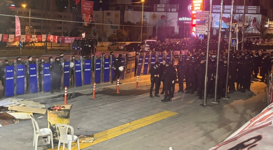 Kayyum atanan Şişli Belediyesi'ne polis girdi