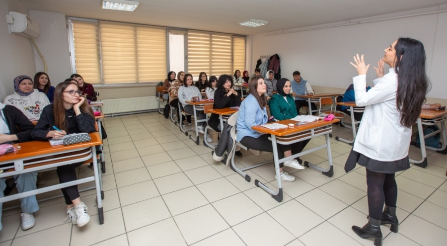 Bursa Büyükşehir'den üniversite adaylarına destek